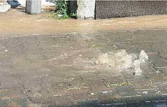 Su Patladı, Sokak Dereye Döndü