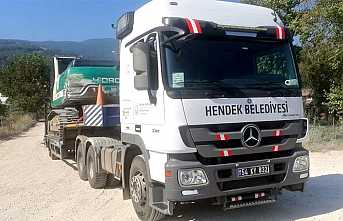 Hendek Belediyesinden Yangın Bölgesine İş Makinesi Desteği
