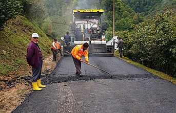 Büyükşehir, Asfaltsız Yol Bırakmıyor