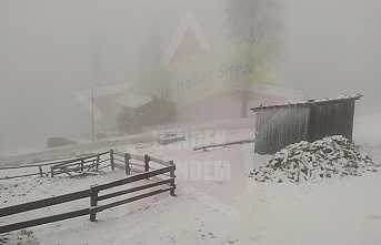 Dikmen Yaylası Beyaza Büründü