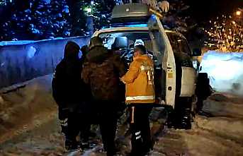 Karda Yardım Bekleyen Hasta Kurtarıldı