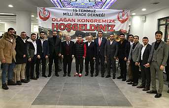 15 Temmuz Derneğinde Bayrak Değişimi