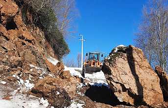 Heyelan Nedeniyle Kapanan Yol Ulaşıma Açıldı