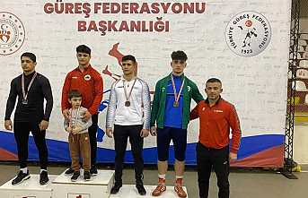 Hendek Güreş Kulübü Üç Türkiye Derecesi Kazandı