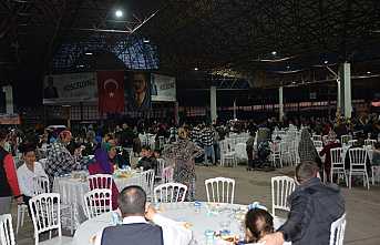 Romanlara Dev İftar