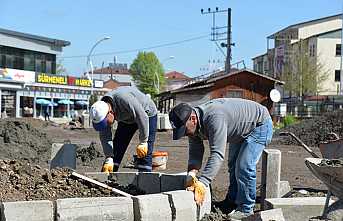 Yeşilyurt Merkezine Meydan ve Otopark