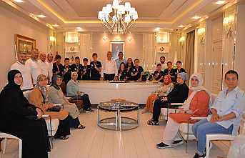 Babaoğlu'ndan Şampiyonlara Ödül