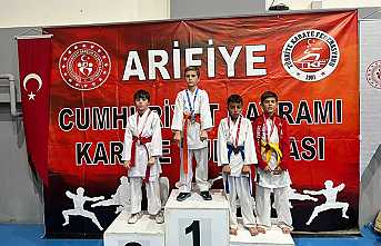 Hendek Belediyesi Karate Takımı Genel Klasman Birincisi