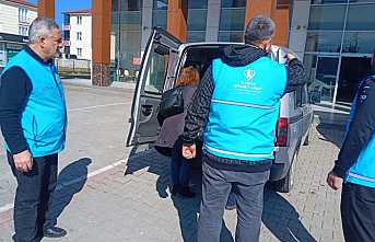 Hendek’e Gelen Misafirlerin İhtiyaçları Karşılıyorlar