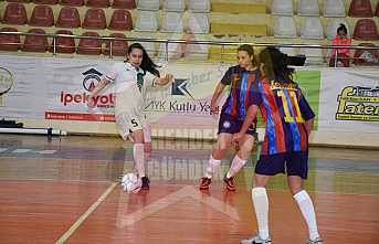 Hendek’te Genç Kızlar Futsal Grup Müsabakaları Başladı
