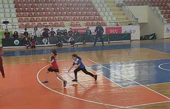 Çocuk Oyunları Mendil Kapmaca