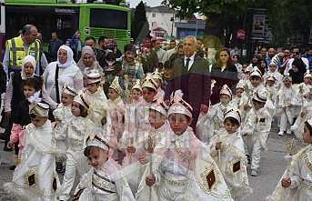 Etkinlikler Kortej Yürüyüşüyle Başladı