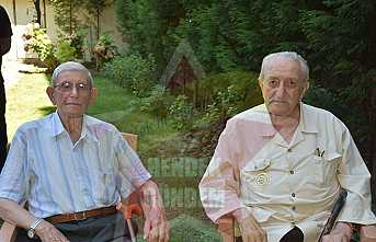 Yaşayan Çınarlar’dan Hatıra