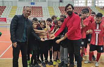 Futsal’da Şampiyon Yeşilyurt İmam Hatip Ortaokulu