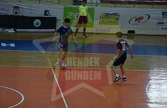 Hendek Anadolu Lisesi Farklı Kazandı