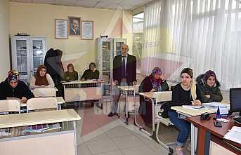 Eğitimlerini Halk Eğitimde Tamamlıyorlar