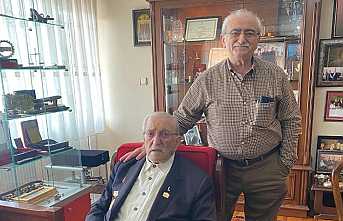 Çürüksulu’dan Sönmez’e Dostluk Nişanesi