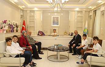 Başkanlık Koltuğu Asya Yağmur’un