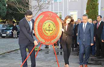 Öğretmenler Günü Hendek'te Törenle Kutlandı