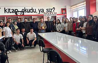 Okul kütüphanesine 700 Kitap bağışladılar