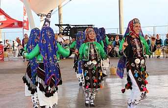 Hendek Bayraktepe’de Maarif Halk Dansları Şenliği Gerçekleştirildi