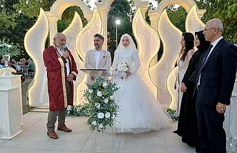 Eğitimcilerden Muhteşem Kır Düğünü