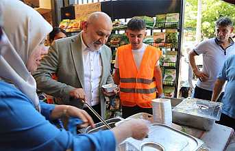 Püsküllü’den Vatandaşlara Aşure İkramı