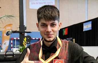 Seymen Özbaş Bilardo Gençler Dünya İkincisi Oldu