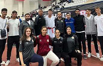 Karateciler Madalyalar İle Döndü