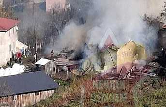 Ev ve Samanlık Küle Döndü