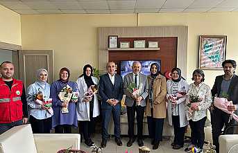 Hendek Belediyesi Ekiplerinden Öğretmenler Gününde Anlamlı Ziyaret