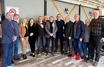 Anılar Tazelendi: 1983-1984 Yılı Hendek Lisesi Mezunları Buluştu