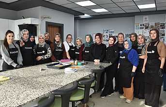 Hendek’te Kadınlar Hem Öğreniyor Hem Kazanıyor