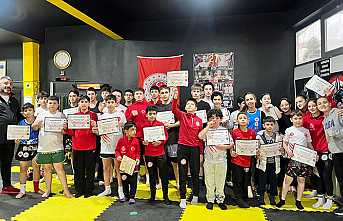 Şampiyonlar Fight Spor Kulübünde Khan Sınavı