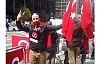 TÜRK’LERİ PROTESTO EDEN BİNLERE KARŞI TEK BAŞINA TEPKİ KOYDU