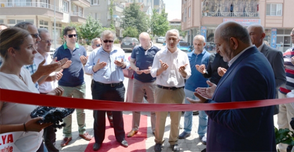 HENDEK'TE TİCARİ CANLILIK HIZLA İLERLİYOR