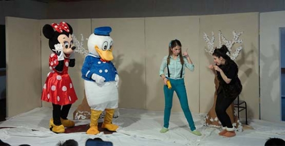 TİYATRO KULÜBÜ İRFAN MEKTEBİNDE İKİ OYUN SERGİLEDİLER  