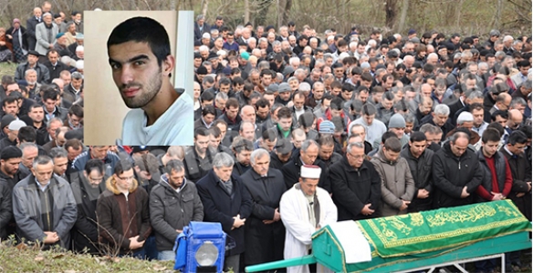  TRAFİK KAZASINDA HAYATINI KAYBEDEN GENÇ TOPRAĞA VERİLDİ