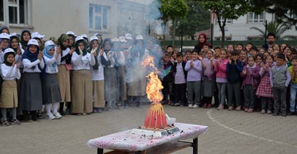 TÜBİTAK 4006 BİLİM FUARI AÇILDI