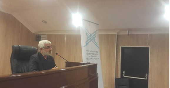 TÜGVA Hendek “Mavi Kırmızı“ Kitabının Yazarı ile Tahlili Yapıldı