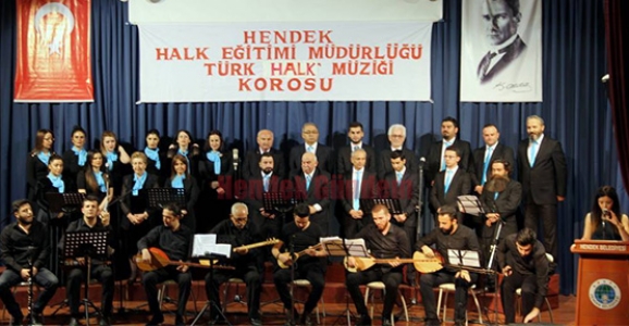 TÜRK HALK MÜZİĞİ KOROSUNDAN MUHTEŞEM KONSER 
