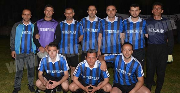 TUTKUNLAR DÖRT KÖŞE 