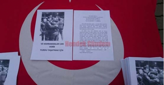 ÜLKÜCÜ ÜNİVERSİTE ÖĞRENCİLERİ BİLDİRİ DAĞITTI