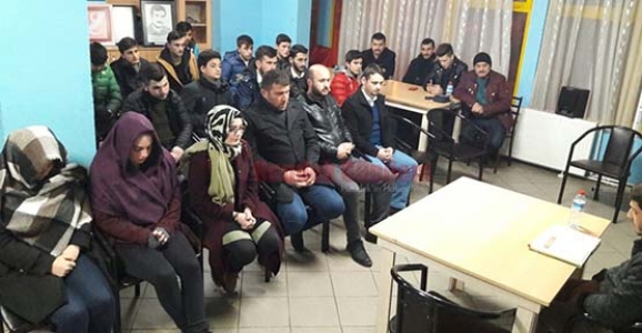 ÜLKÜCÜLER ŞEHİTLER İÇİN KURAN OKUYARAK DUA ETTİ