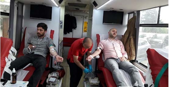 ÜLKÜCÜLERİN DÜZENLEDİĞİ KAN BAĞIŞINA KATILIM YÜKSEK OLDU