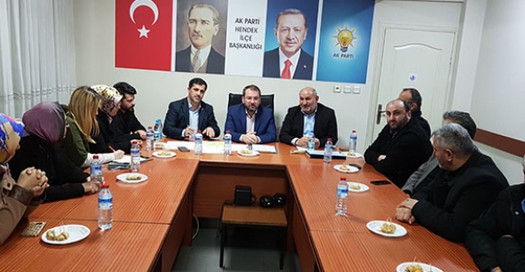 UNCUOĞLU AK PARTİ HENDEK TEŞKİLATININ TOPLANTISINDA