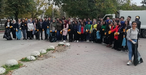 Üniversite Gençliğinden Topluma Hizmet