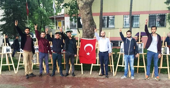 ÜNİVERSİTELİ ÜLKÜCÜLERDEN TÜRKÇÜLÜK GÜNÜ SERGİSİ