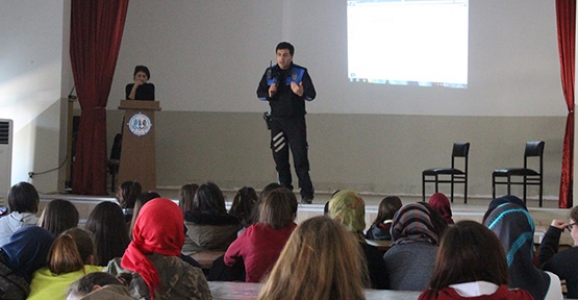 ÜNİVERSİTEYE GİTMEDEN BİLİNÇLENİYORLAR