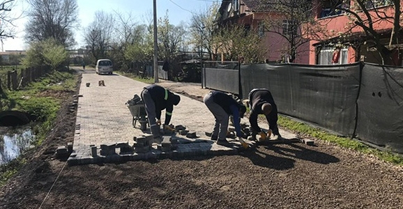 Uzuncaorman ve Balıklı İhsaniye’ye Kilit Parke